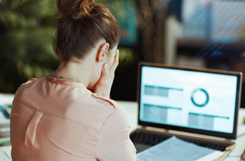 Menstruationsschmerzen am Arbeitsplatz: Was kann ich tun?